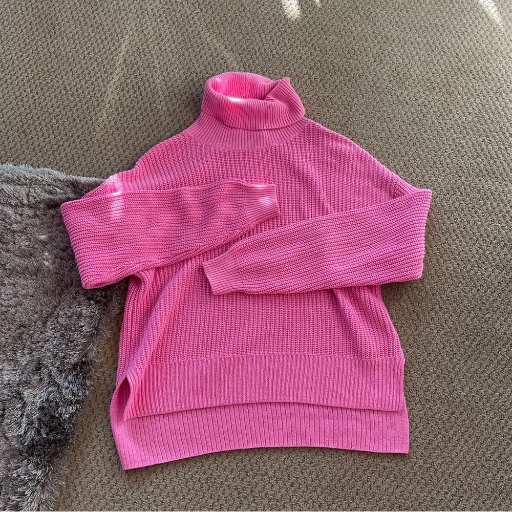 Urban outfitters size small turtleneck